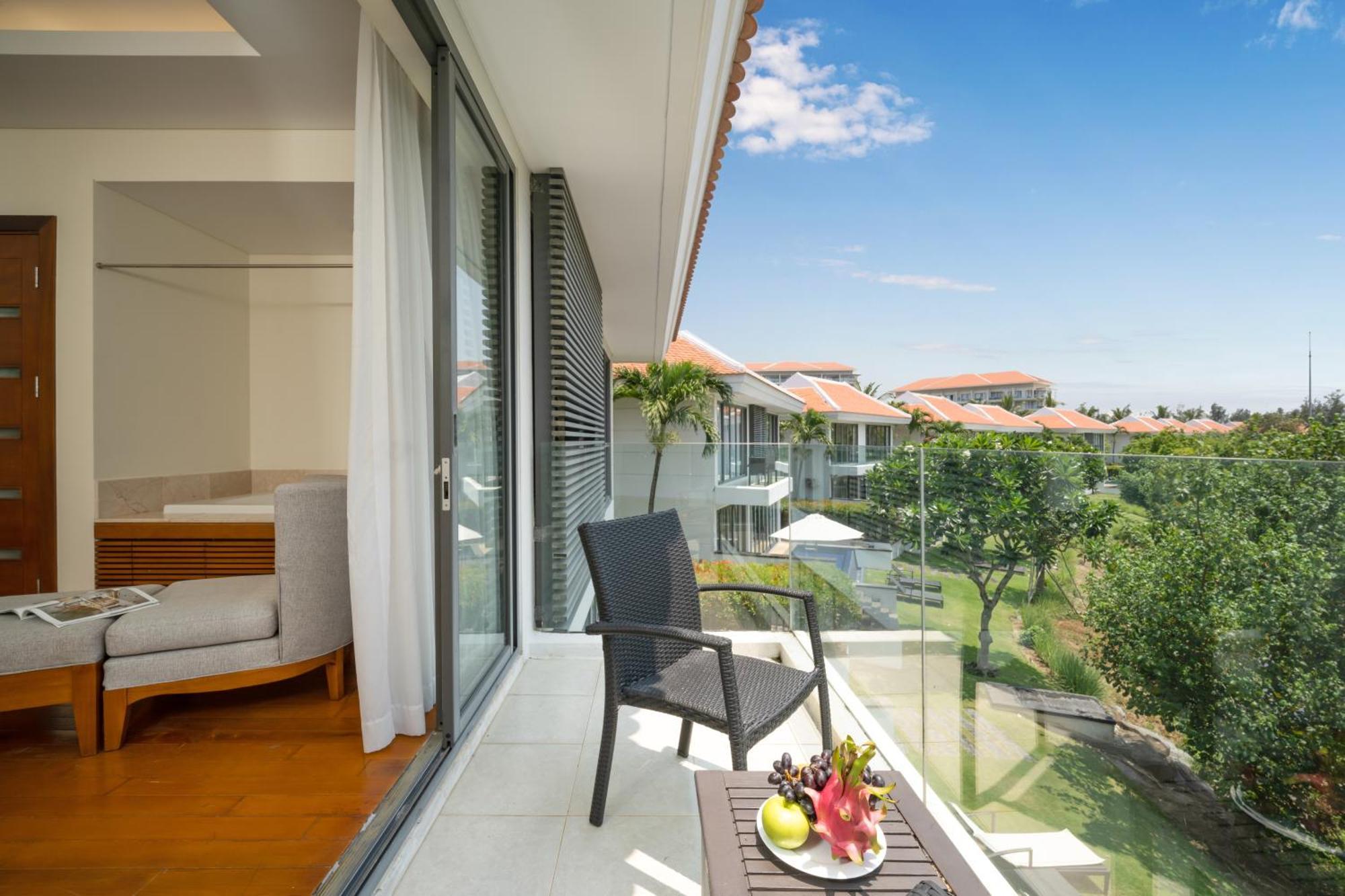 The Ocean Suites Дананг Экстерьер фото